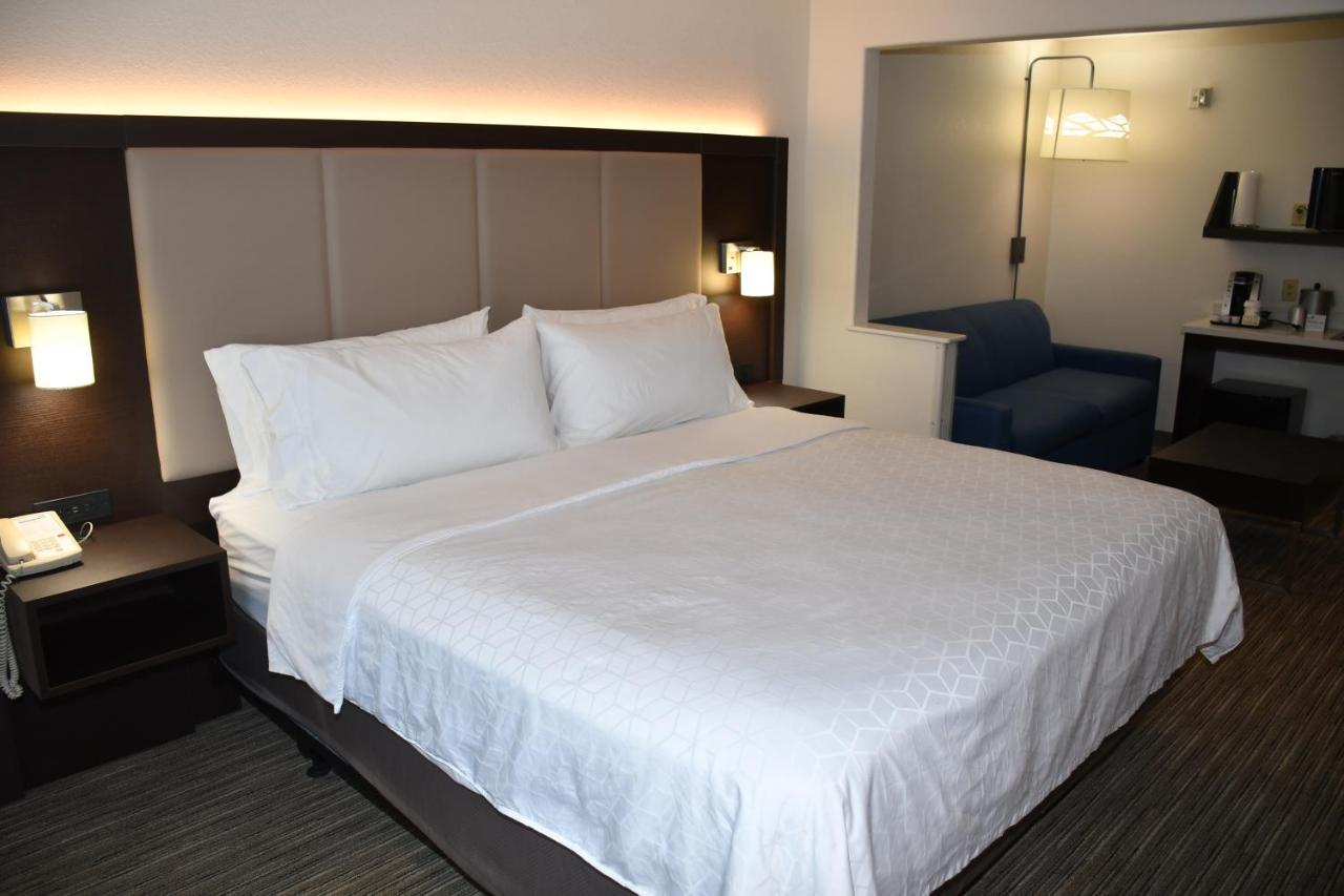 Holiday Inn Express Hotel & Suites Evanston By Ihg Exterior foto